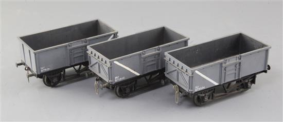 Three mineral wagons 16T, nos.B74023, B74131 and B71340, 2 or 3 rail (3)
